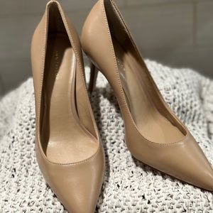Ann Taylor Pumps Size 6